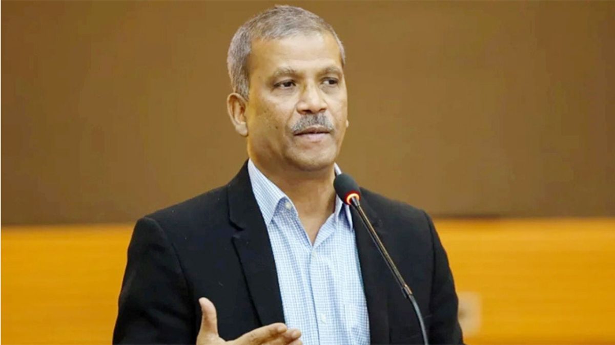 February 4 2025/আসিফ নজরুল ঢাকাওয়াচ.jpg